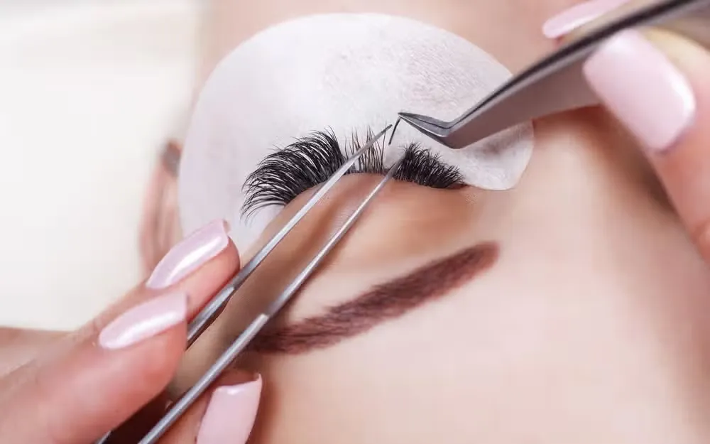 eyelash extension