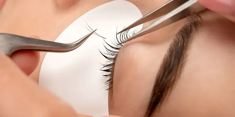 eyelash extension